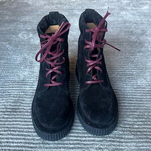 Literally worn once!! It was as a gift but in the wrong size. Perfect conditions